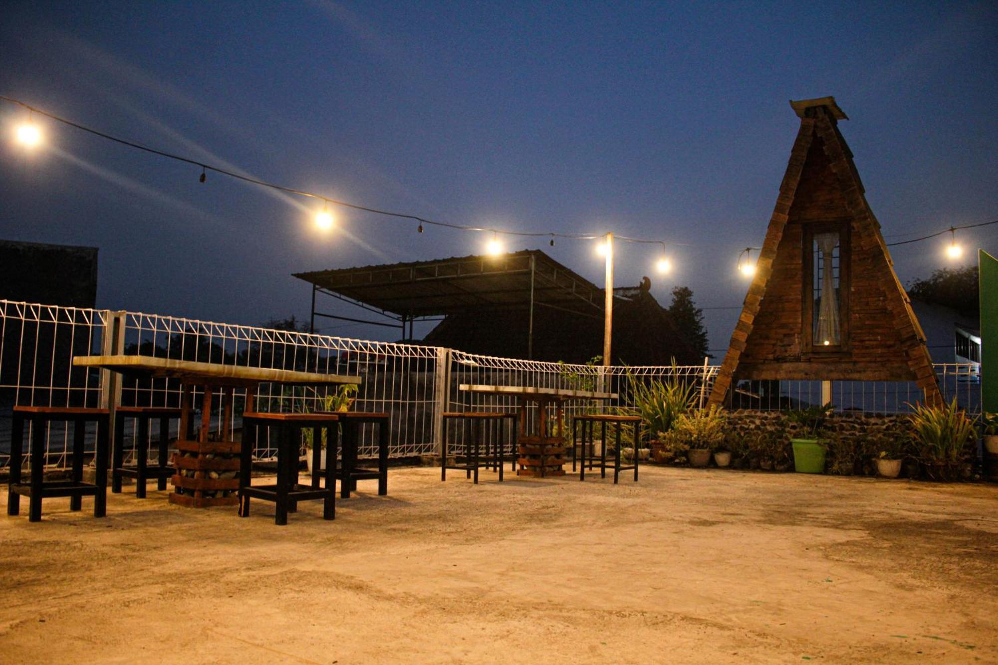 Super Oyo Capital O 2258 Santana Syariah Guest House Kartosuro Exterior foto